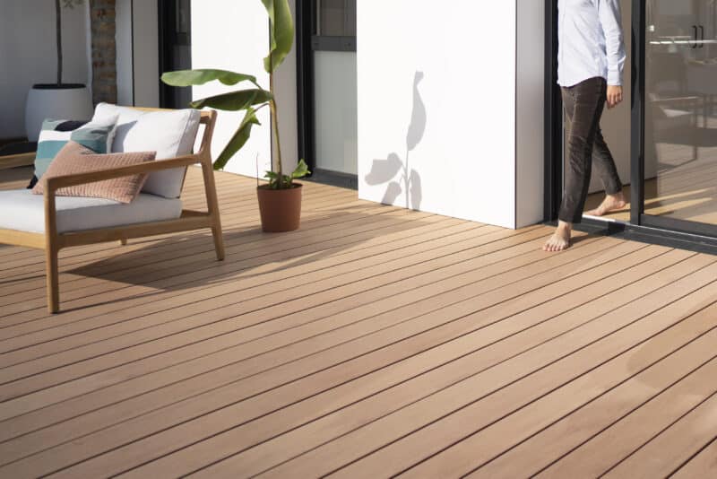 Kit terrasse composite 10 m² – Lames lisses brun exotique 138mm